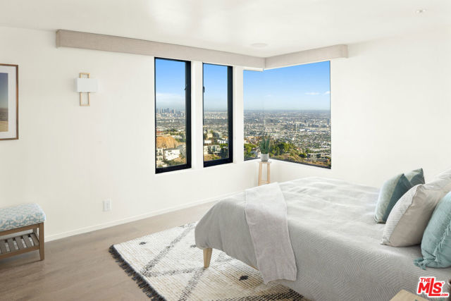 2231 Sunset Plaza Drive, Los Angeles CA: https://media.crmls.org/mediaz/5533c519-34c6-4321-9fbb-c1b13a7e9e36.jpg