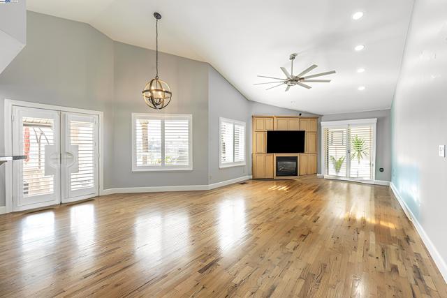 2256 Cove Ct, Discovery Bay CA: https://media.crmls.org/mediaz/55347a27-c422-4985-b7d8-75cf74d973dc.jpg