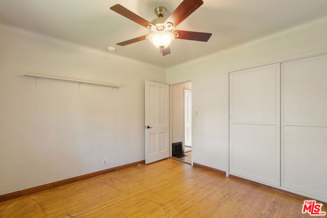 1831 N Buena Vista Street, Burbank CA: https://media.crmls.org/mediaz/55349dc1-bdd0-4848-a1bb-03bfbedce3f9.jpg