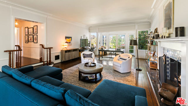 850 Birchwood Drive, Los Angeles CA: https://media.crmls.org/mediaz/5534a7cd-0060-4492-bea2-2742e008cf49.jpg