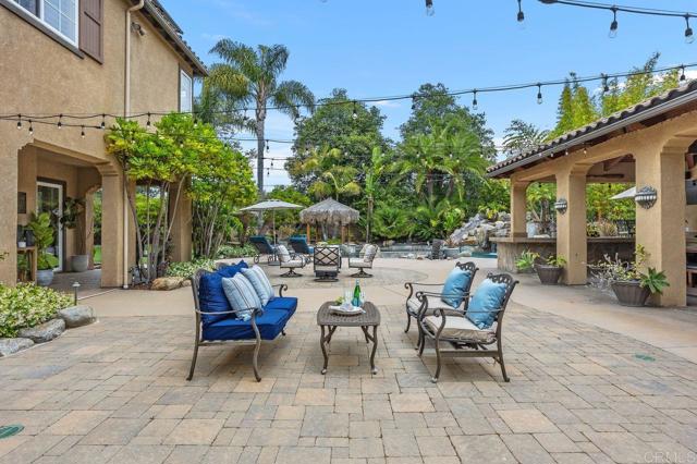 648 California Oak Drive, Vista CA: https://media.crmls.org/mediaz/55351f0e-bc14-4895-b03e-57db89e6a02b.jpg