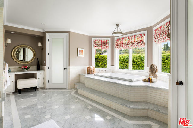 Drew Fenton | 456 N Bowling Green Way Los Angeles CA | MLS: 7251586