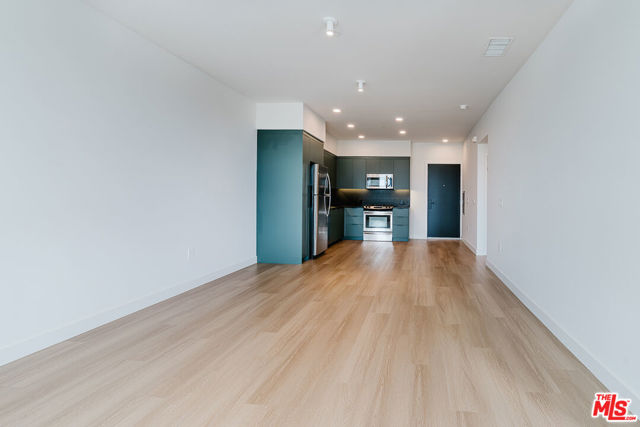 10601 Washington Boulevard, Culver City CA: https://media.crmls.org/mediaz/5535787a-caf4-4ca7-accd-ccc76323c874.jpg