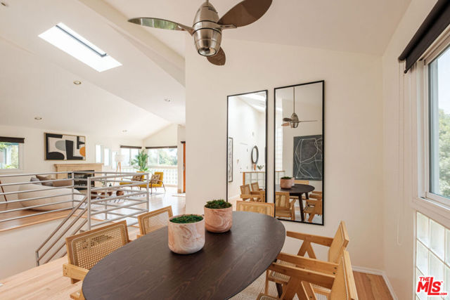 980 Oneonta Drive, Los Angeles CA: https://media.crmls.org/mediaz/5535d456-39f8-46b5-80f1-00b9e8af4ff1.jpg