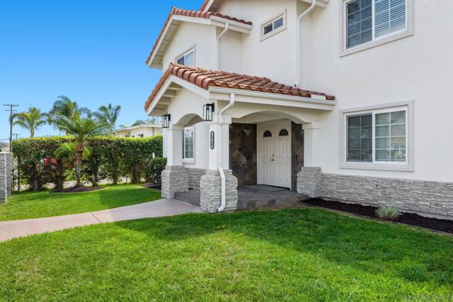 1749 Dahlia, San Diego CA: https://media.crmls.org/mediaz/55367d23-eee6-4f36-a17b-197c1d34c208.jpg
