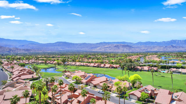 42285 Sultan Avenue, Palm Desert CA: https://media.crmls.org/mediaz/5536cfbc-596e-4f55-9fda-ec056e53cbc8.jpg