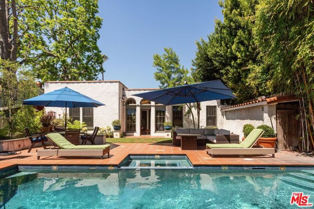 1620 N Genesee Avenue, Los Angeles CA: https://media.crmls.org/mediaz/553706d9-dbfd-4530-8b59-d3179600175c.jpg