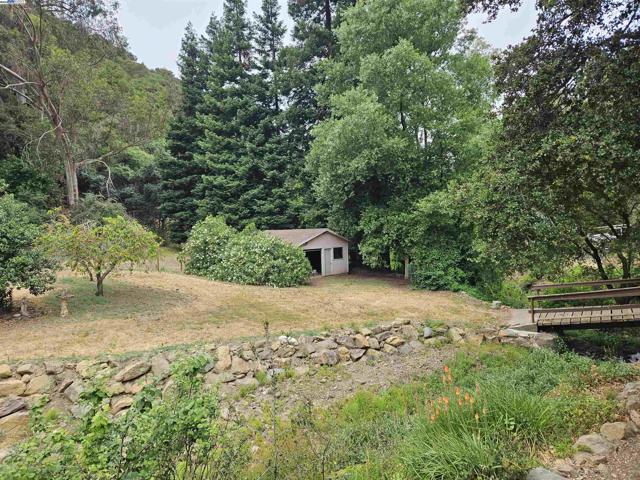 29625 Palomares Rd, Castro Valley CA: https://media.crmls.org/mediaz/55372ccf-3ca1-44d6-859c-e1038a4bbe5a.jpg