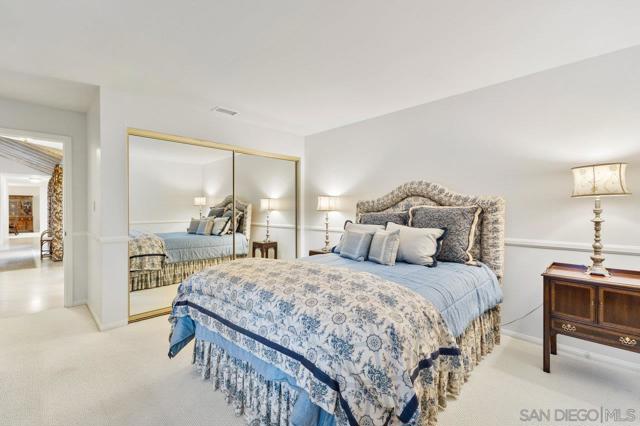 1059 Hymettus Ave, Encinitas CA: https://media.crmls.org/mediaz/5537b81a-20a7-463d-b501-33286318bac8.jpg