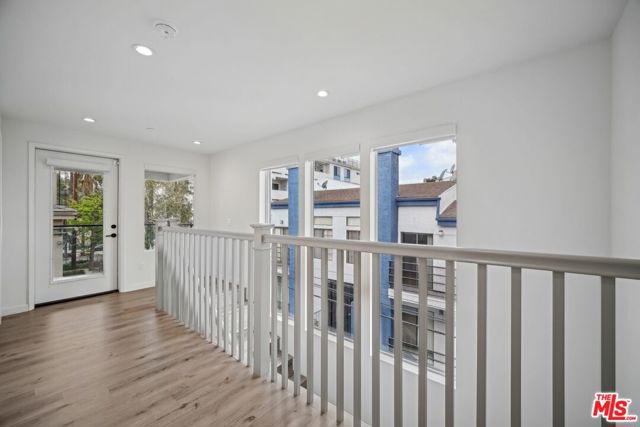 11821 W Holly Way, Valley Village CA: https://media.crmls.org/mediaz/55380c5e-49f2-4ef5-a53d-1cec163411ba.jpg