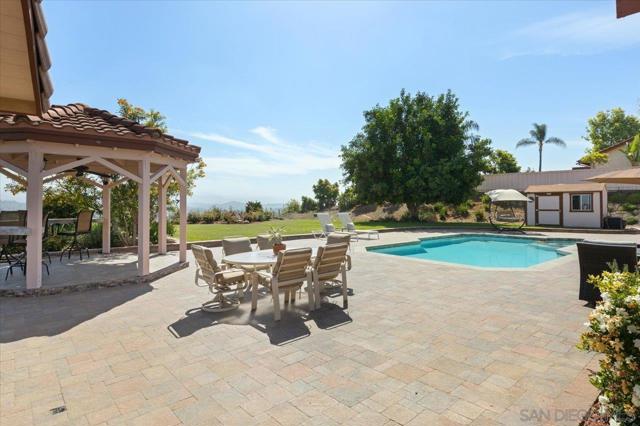 1373 Stoneridge Circle, Escondido CA: https://media.crmls.org/mediaz/5539311c-b55f-4199-83e3-7d8a7910c78d.jpg