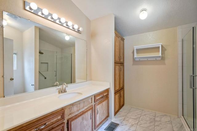 6496 Friendly Place, Carlsbad CA: https://media.crmls.org/mediaz/55399ea9-917c-4582-b883-5c78bb86ef4d.jpg