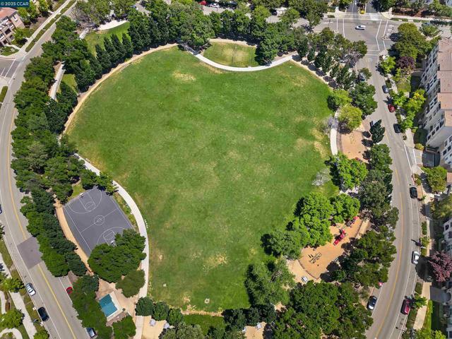 3240 Maguire Way, Dublin CA: https://media.crmls.org/mediaz/5539ae64-74a3-4fbf-a779-ed1e562c7ffe.jpg
