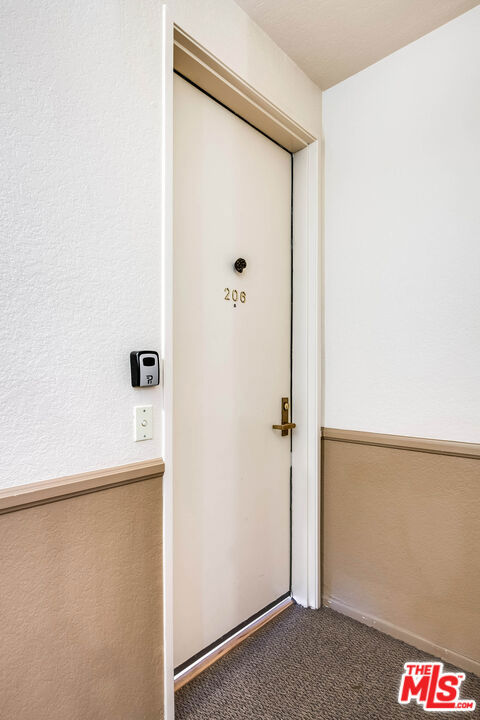 https://media.crmls.org/mediaz/5539dfe0-2f0b-4376-825f-6efec767f928.jpg?preset=X-Large