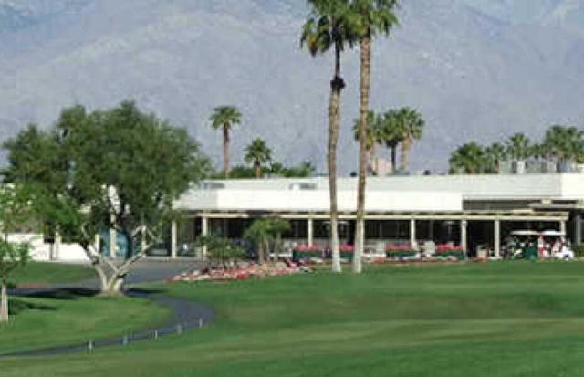 73851 Desert Greens S Drive, Palm Desert CA: https://media.crmls.org/mediaz/553a643d-e8b6-472e-a63d-9d647738c03e.jpg