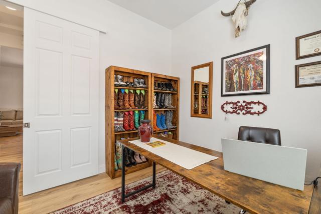 81919 Avenida Dulce, Indio CA: https://media.crmls.org/mediaz/553ad18a-9917-401d-a430-398764836224.jpg