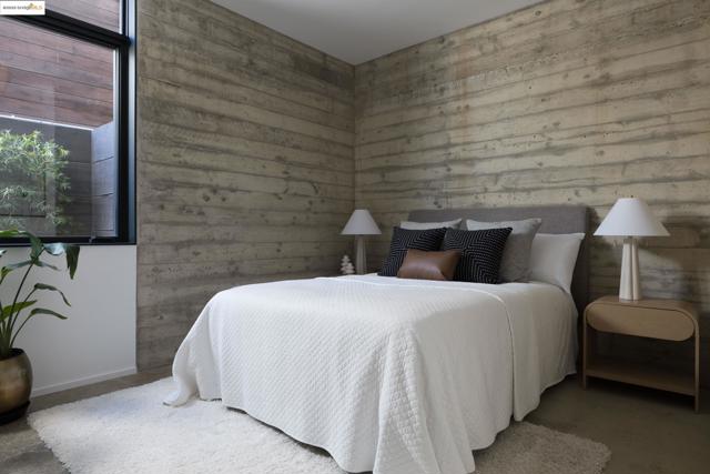 1136 Keith Ave, Berkeley CA: https://media.crmls.org/mediaz/553c420d-9536-4ff4-a0f4-fa9f95443370.jpg