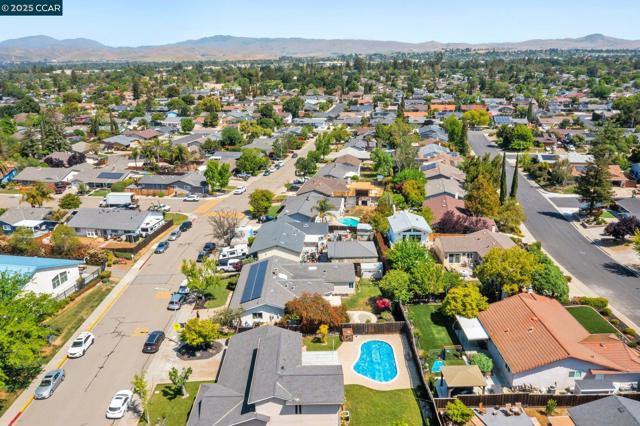 1630 Frankfurt Way, Livermore CA: https://media.crmls.org/mediaz/553c44c2-8bf8-449c-b8c7-ea1e74dc41bc.jpg