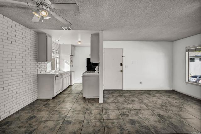 Detail Gallery Image 11 of 29 For 3448 Seabreeze Walk, Oceanside,  CA 92056 - 2 Beds | 1 Baths