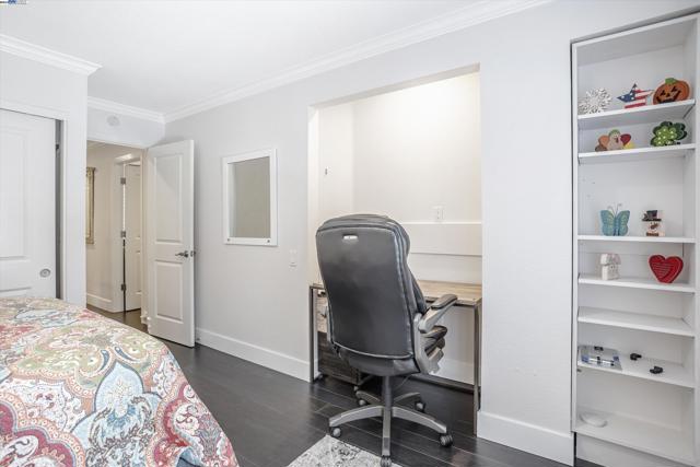 Image 16 of 56 For 314 Elmhurst Cir