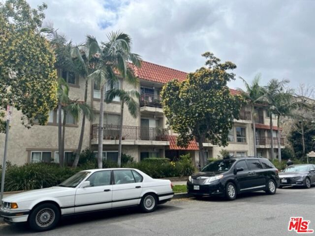 11656 Montana Ave #114, Los Angeles, CA 90049