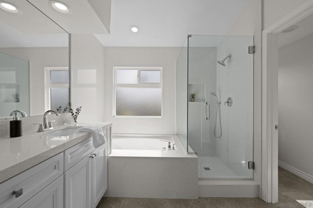 MLS #250033731SD img 20