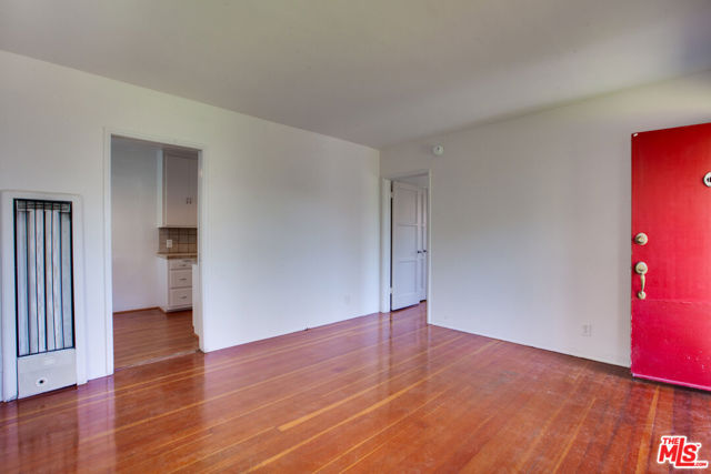 848 MARCO Place, Venice CA: https://media.crmls.org/mediaz/553d69fd-8ea6-43f4-b93a-14bbf81e6714.jpg