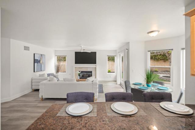 13358 Twin Circle Ct, Poway CA: https://media.crmls.org/mediaz/553dcd7f-a182-4659-b92d-873e7f6c08ff.jpg