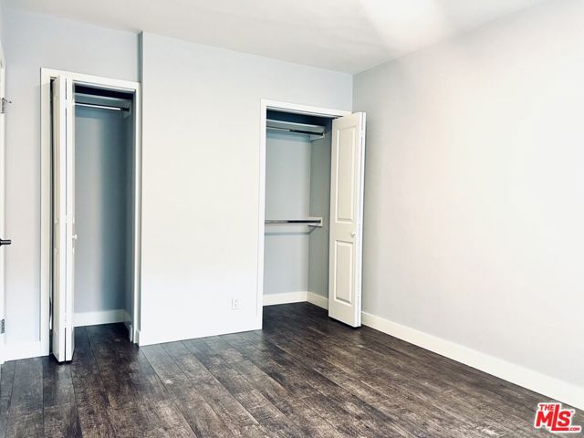 1136 SPAZIER Avenue, Glendale CA: https://media.crmls.org/mediaz/553deeba-93fd-4e45-9a22-134d99c7f6ec.jpg