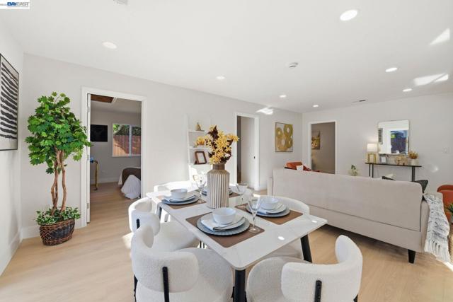 137 Tamarack Dr, Union City CA: https://media.crmls.org/mediaz/553e0051-33be-4a5a-94a2-4e4a29c060bd.jpg