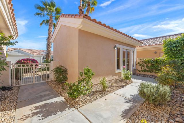 37261 Mojave Sage Street, Palm Desert CA: https://media.crmls.org/mediaz/553e7d2c-ecbd-489f-bbd4-022b734b11a5.jpg