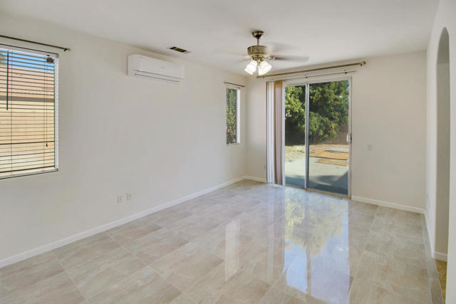 48180 Chandler Court, Indio CA: https://media.crmls.org/mediaz/553ee462-4a7b-4bda-8fff-380d9c7273f8.jpg