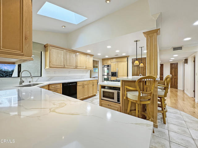 Detail Gallery Image 5 of 50 For 2307 Dorothy St, La Crescenta,  CA 91214 - 4 Beds | 3 Baths