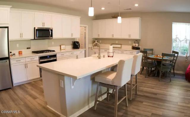 3404 Aspen Street, Simi Valley CA: https://media.crmls.org/mediaz/55400479-b9ac-480b-8510-c1b3d9d7510d.jpg