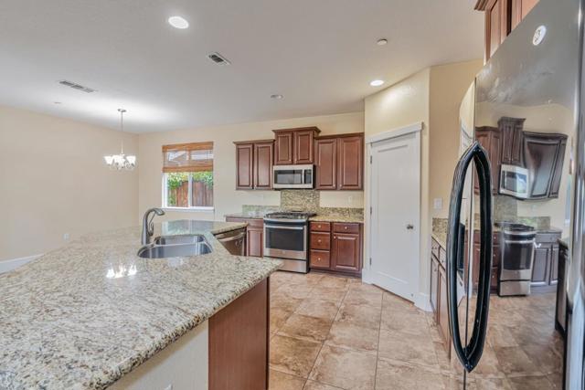13338 Warren Avenue,  CA: https://media.crmls.org/mediaz/5540270f-3ecc-4185-8741-483c8250ded0.jpg