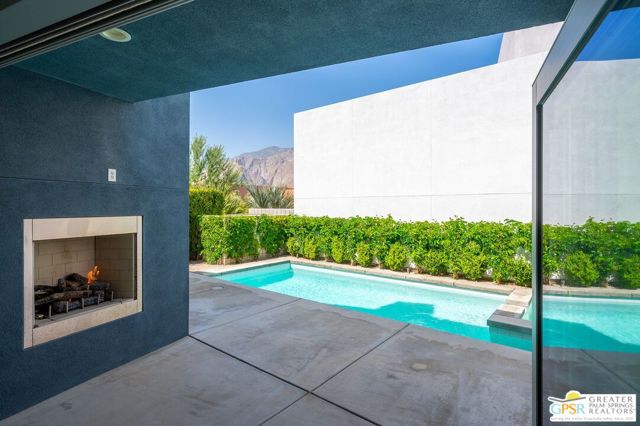 1007 Ziel Drive, Palm Springs CA: https://media.crmls.org/mediaz/55404f47-fec0-4821-82cb-f6bf24b2f1f2.jpg