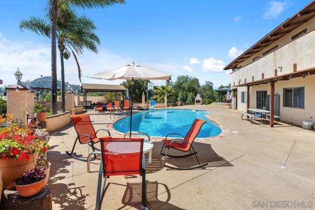4816 Redondo Dr, La Mesa CA: https://media.crmls.org/mediaz/55408cf8-b07e-4cd2-8d84-ca1f451d4935.jpg