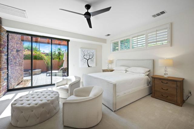 50380 Via Serenidad, La Quinta CA: https://media.crmls.org/mediaz/5541057c-27de-4d2f-b601-d87bc190a9ff.jpg