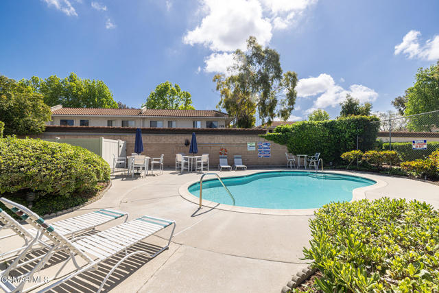 658 Rosewood Avenue, Camarillo CA: https://media.crmls.org/mediaz/55414365-5dab-470d-bba9-a2a2d27d4325.jpg