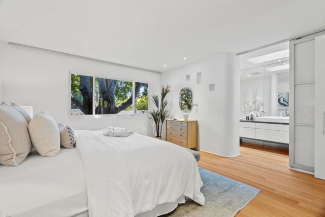 498 Fulton Street, Palo Alto CA: https://media.crmls.org/mediaz/5541a2b5-26d9-4507-af9e-17268fce0302.jpg
