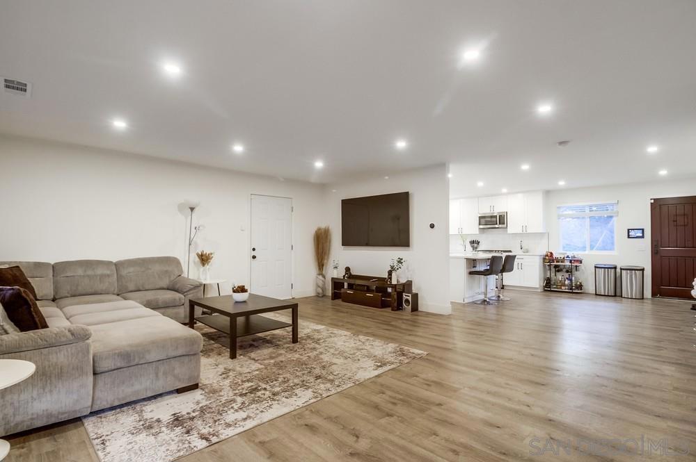 MLS #250042294SD image #12