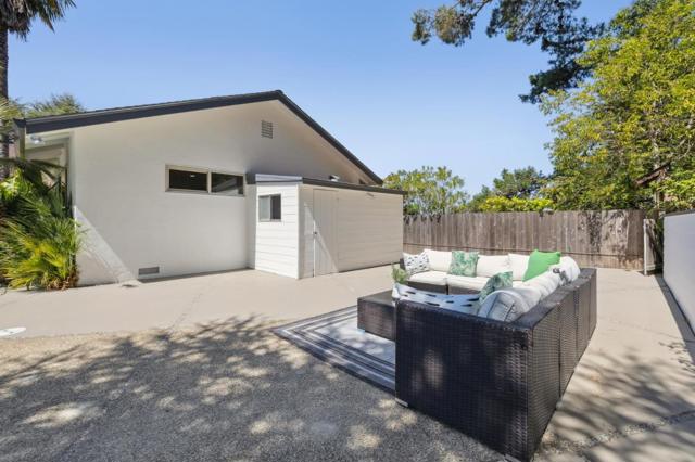 2985 Trousdale Drive, Burlingame CA: https://media.crmls.org/mediaz/55420d4d-4f5b-49fd-9e64-37b93c70e97c.jpg