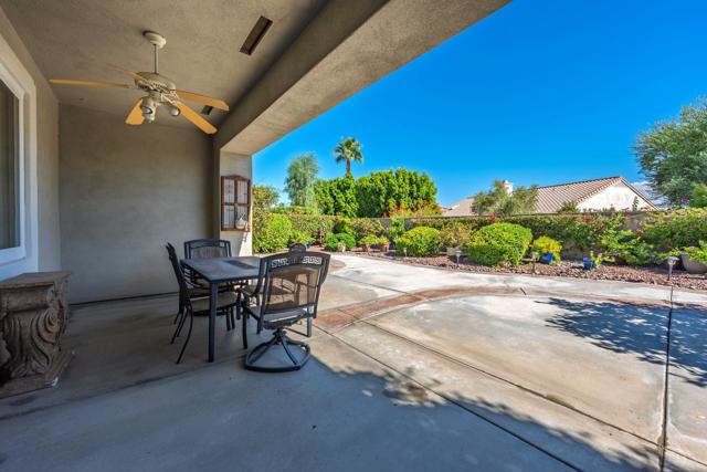 78390 Sterling Lane, Palm Desert CA: https://media.crmls.org/mediaz/5542334e-38d1-4c1a-a019-3412354acd3e.jpg