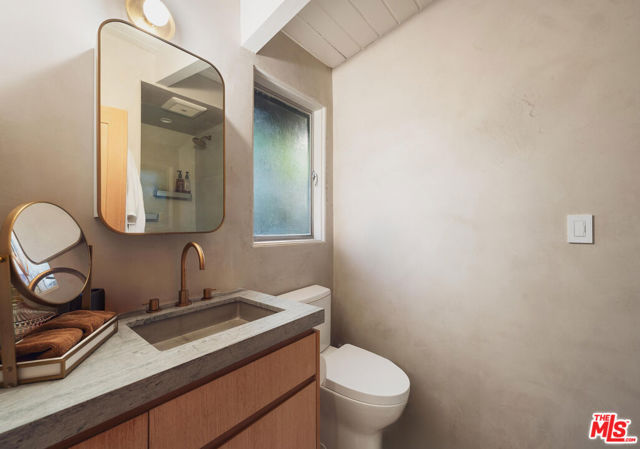 295 Mabery Road, Santa Monica CA: https://media.crmls.org/mediaz/554265e5-61ca-4f3d-b74a-82c6384b20bb.jpg