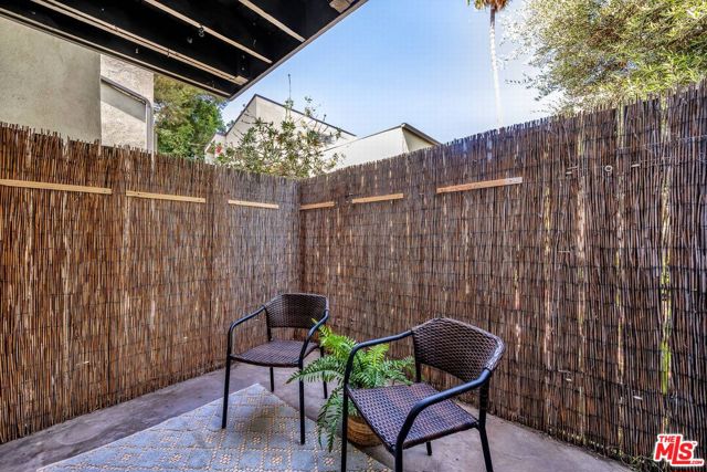 4818 Hollow Corner Road, Culver City CA: https://media.crmls.org/mediaz/554279c0-4727-4daf-b8f0-002926db721f.jpg