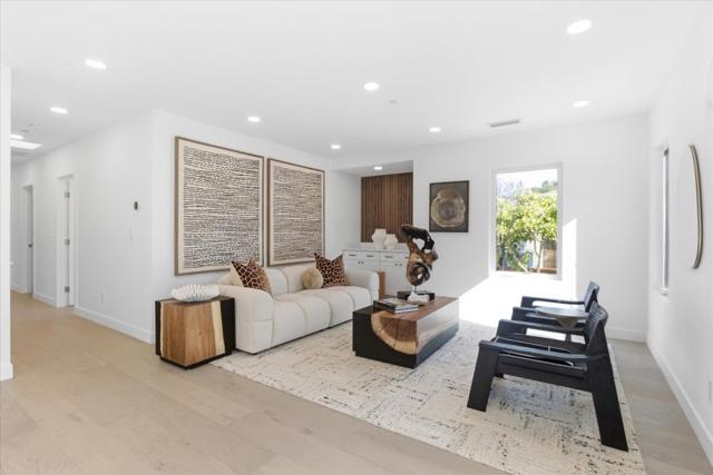 655 Washington Street, Los Altos CA: https://media.crmls.org/mediaz/5542a756-b564-4ac2-a3e8-940947fb8074.jpg