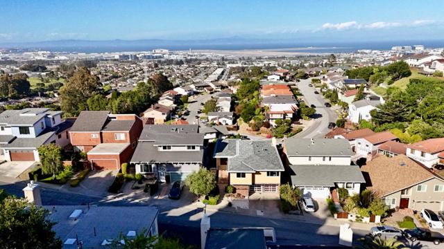 818 Clearfield Drive, Millbrae CA: https://media.crmls.org/mediaz/55447679-dbc8-4008-99b5-cdedb048895b.jpg