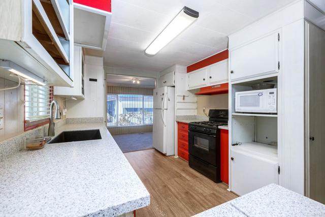 Detail Gallery Image 13 of 39 For 2280 E Valley Pkwy #79,  Escondido,  CA 92027 - 2 Beds | 2 Baths