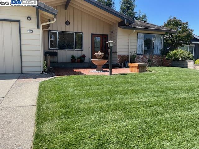 801 E Angela St, Pleasanton CA: https://media.crmls.org/mediaz/55449079-93b0-48d2-9eb0-290cc6b66ad5.jpg