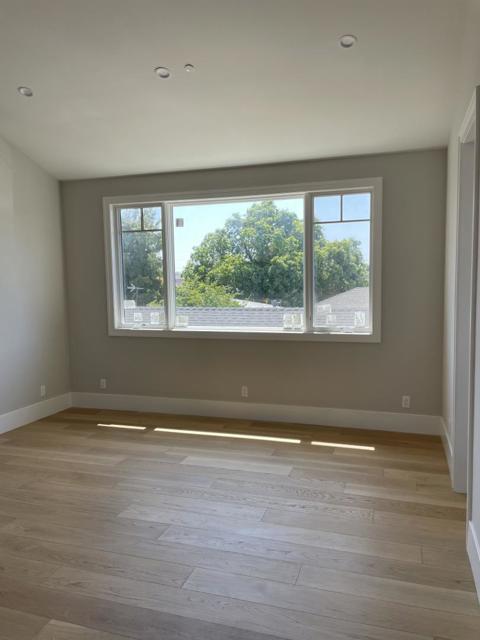 610 Stanford Avenue, Redwood City CA: https://media.crmls.org/mediaz/5544e064-c320-4e80-88fb-3349fef69e7f.jpg